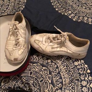 Cheer shoes